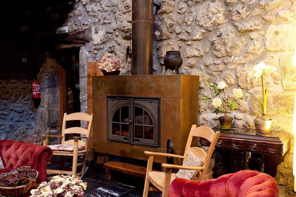 Hotel Antsotegi 2*